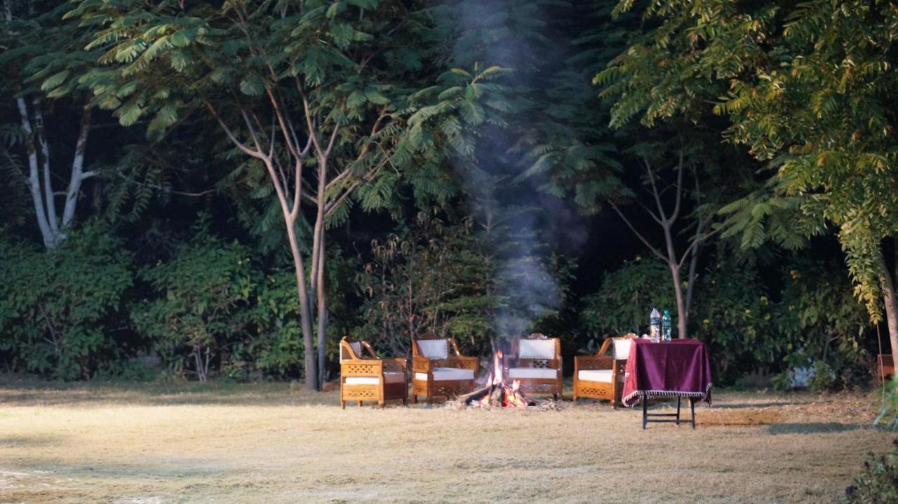 Wow Relish Hotel อัลวาร์ ภายนอก รูปภาพ