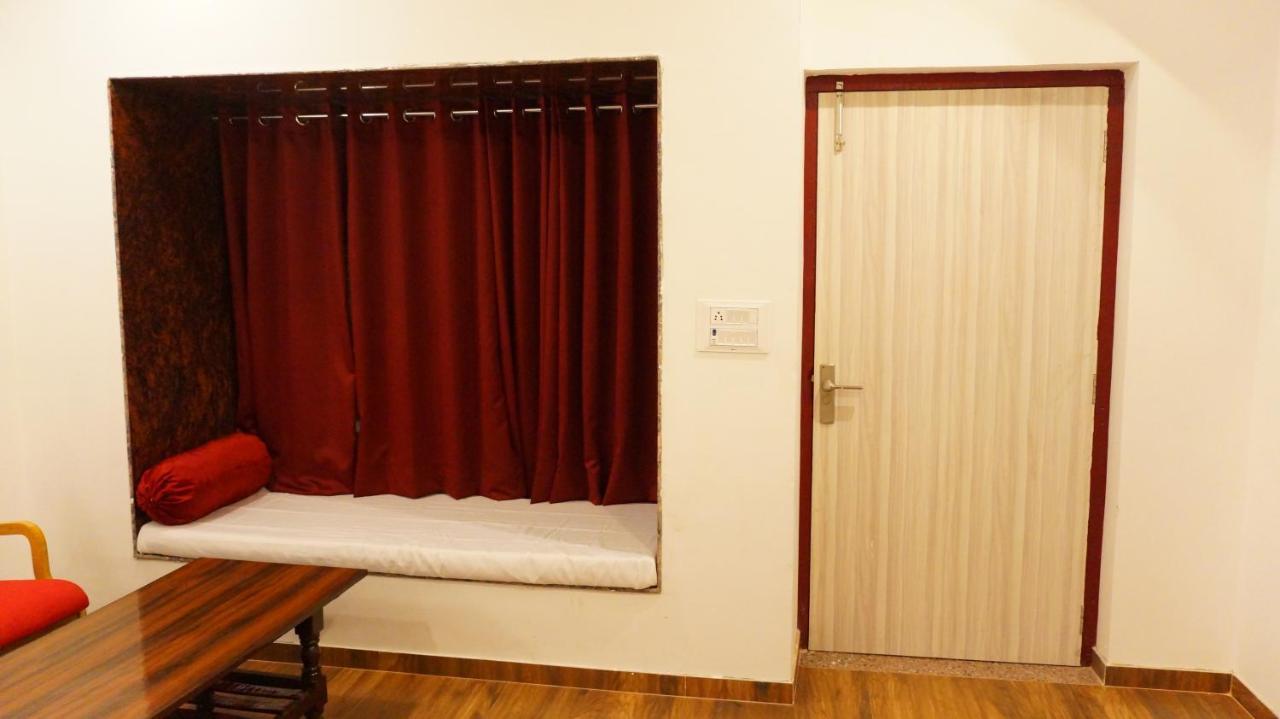 Wow Relish Hotel อัลวาร์ ภายนอก รูปภาพ