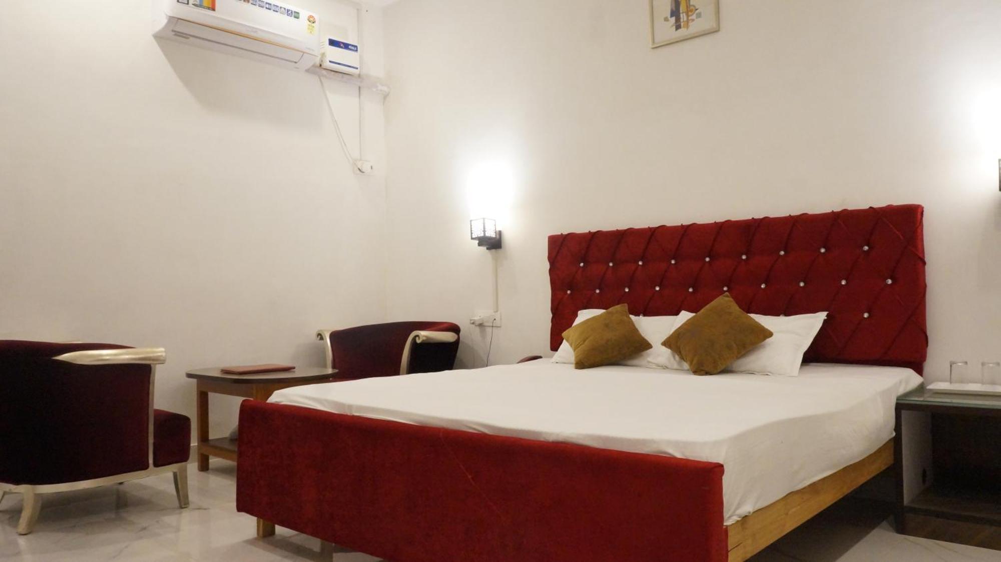 Wow Relish Hotel อัลวาร์ ภายนอก รูปภาพ